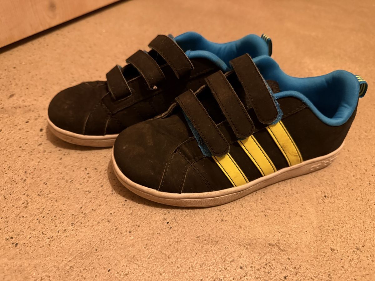 Adidas Scarpe da uomo: Adidas Neo Sneaker - Grösse 32 – Usato da Hinteregg venduto da Jazz-C 1