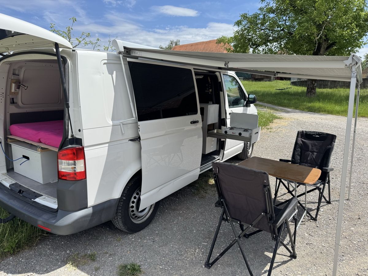 VW Camping Fahrzeuge: VW T5 Transporter / Camper – Gebraucht aus Schüpfen von Dingo2 1