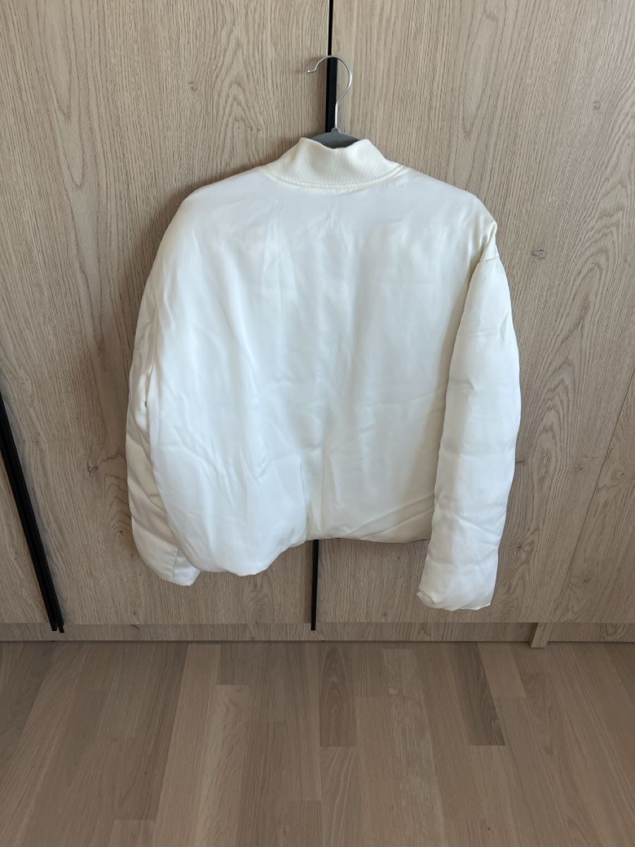 Maje Jacken: NEW maje bomber jacket in white – Neu und originalverpackt aus Zug von cla_6jkk 1
