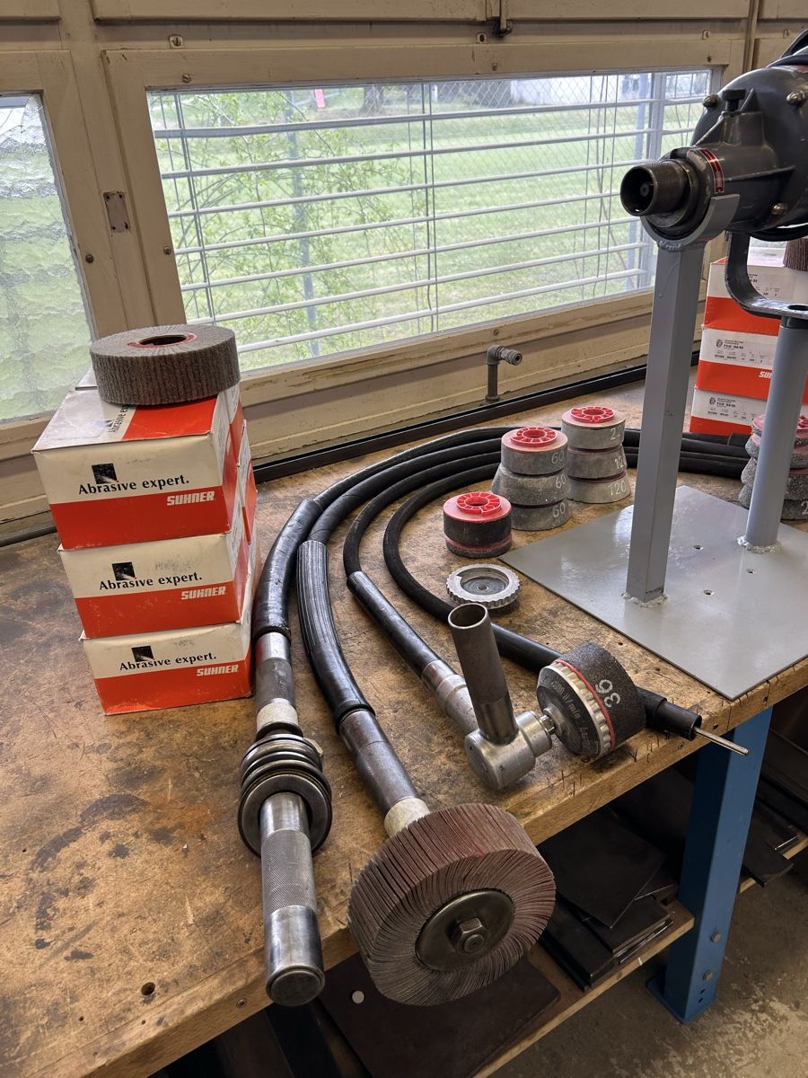 Suhner Alle Maschinen: Suhner DKM5 viel Zubehör – Gebraucht aus Olten von Gwindel 9