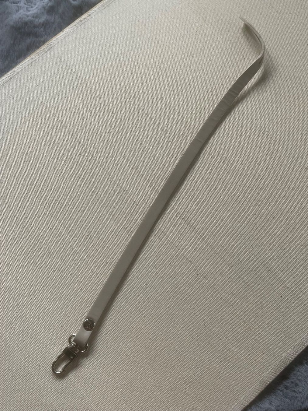 Maison Mollerus Borse da donna: Maison Mollerus Lederband mit Karabiner – Usato da Dietikon venduto da Nieselchen 1