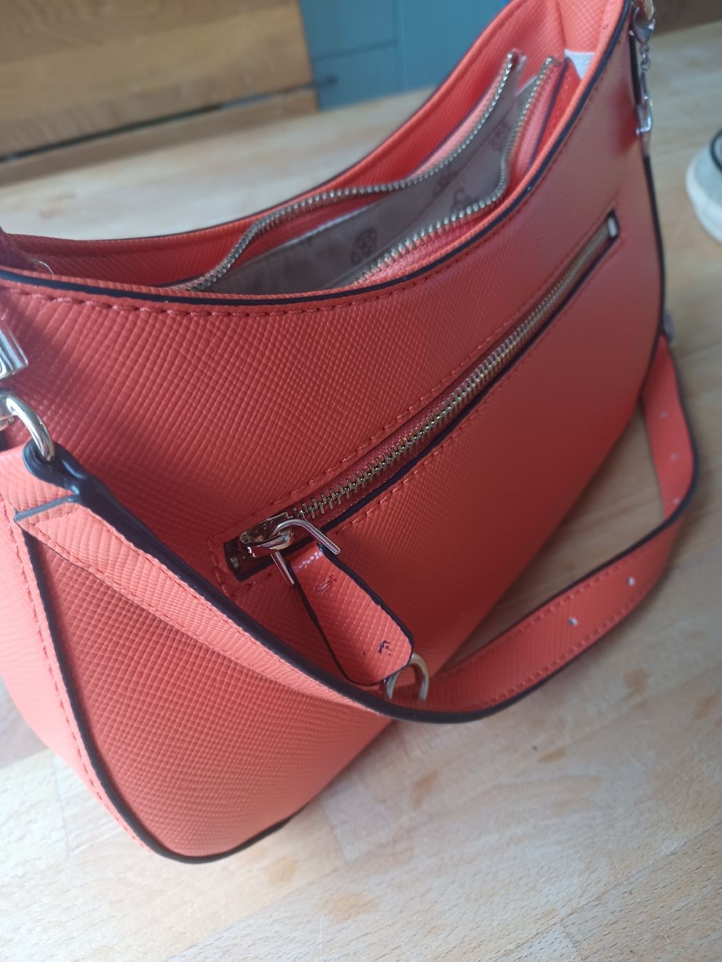 Guess Sacs femmes: Guess Handtasche – Neuf (Voir description) à Steinmaur par markys 4