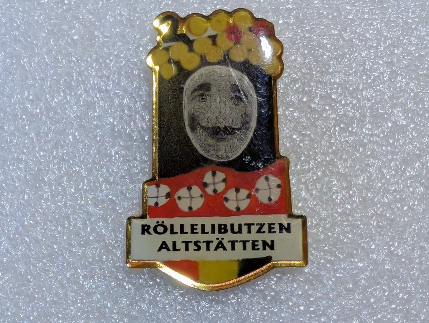 Plaketten & Abzeichen: Ansteckpin 261: Röllelibutzen Altstätten – Gebraucht aus Oppligen von Pin-Fall-Shop