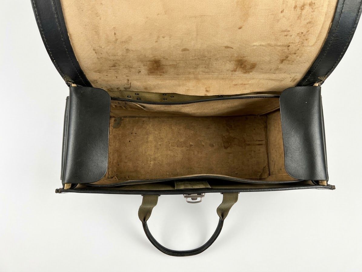 Crossair Taschen: Crossair Pilotentasche – Gebraucht aus Gipf-Oberfrick von ghe_5h7g 6