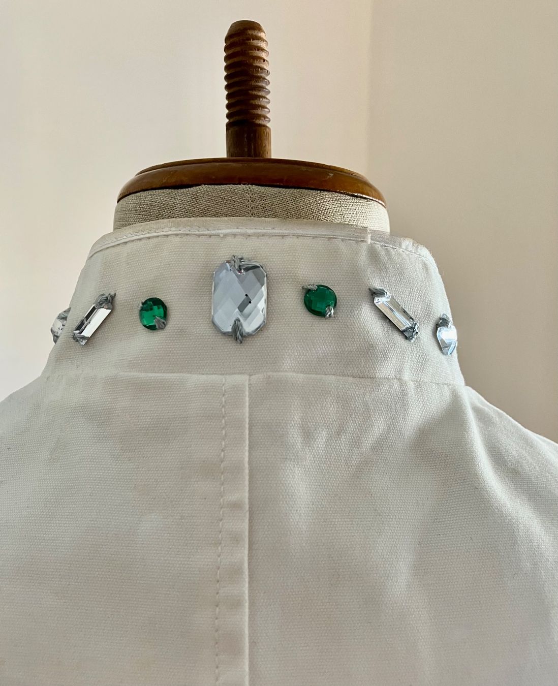 Jacken: Mit Strass-Steinen Handbestickte edle Jacke, 100% Baumwolle – Gebraucht aus Schaffhausen von NinaRicardo 5