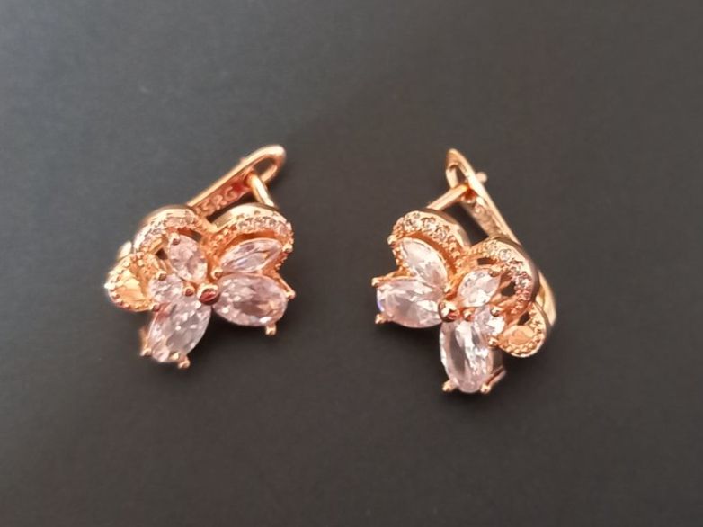Boucles d'oreille: Vergoldet Ohrringe, mit Klappverschluss – D'occasion à St-Prex par big_c6bb
