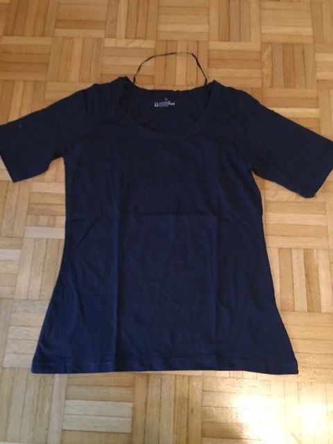 T-shirt: 2 T-Shirts kurz Grösse M – Usato da Emmen venduto da Aribini 3