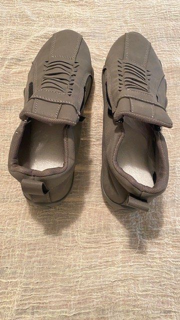 Scarpe da donna: Sneaker Grau Gr 39 – Nuovo (secondo la descrizione) da Rickenbach Sulz venduto da sonerela