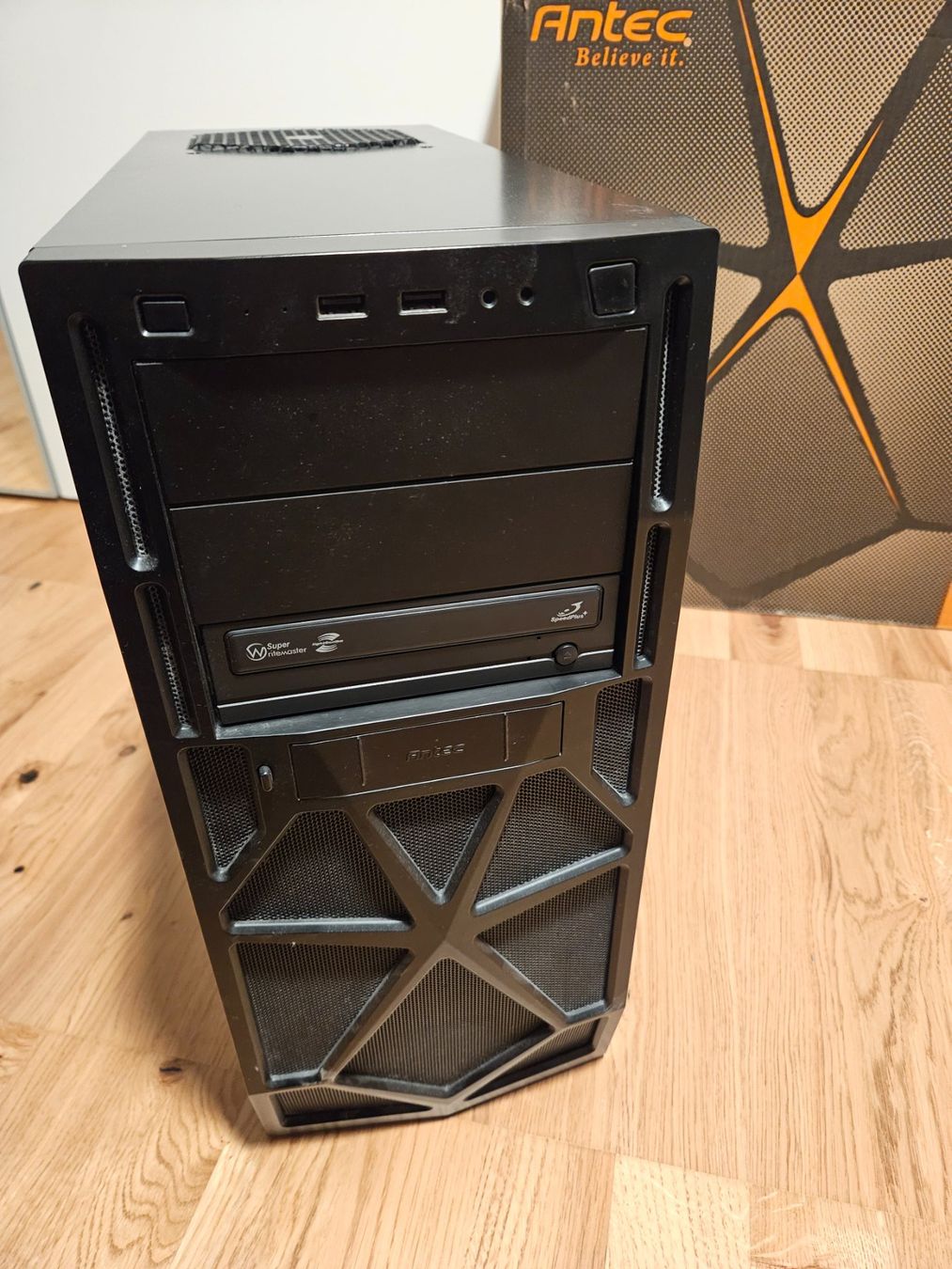 PCs: PC Midi Tower – Gebraucht aus Zürich von Jo.Be.