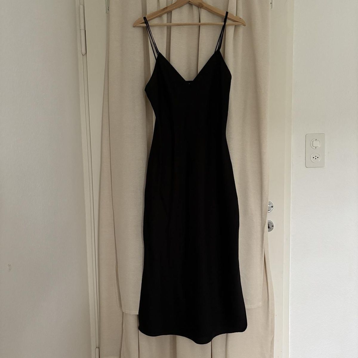 Vestiti: Midi Slip Dress – Nuovo (secondo la descrizione) da Zürich venduto da aam_w8ny