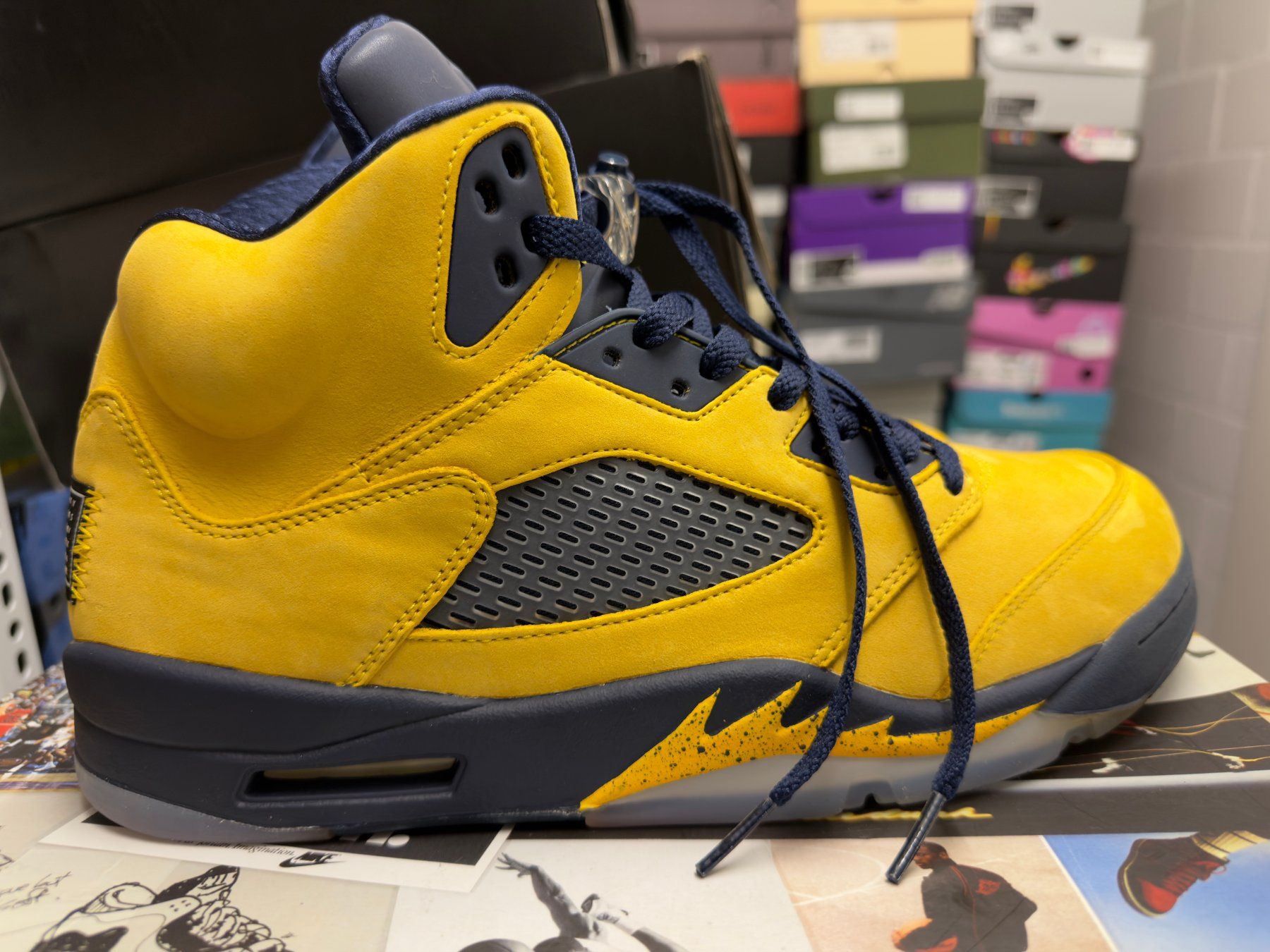 Jordan Scarpe da uomo: Jordan 5 Retro Michigan - 45.5 – Nuovo e nell'imballaggio originale da Niederweningen venduto da MrOmbre 1