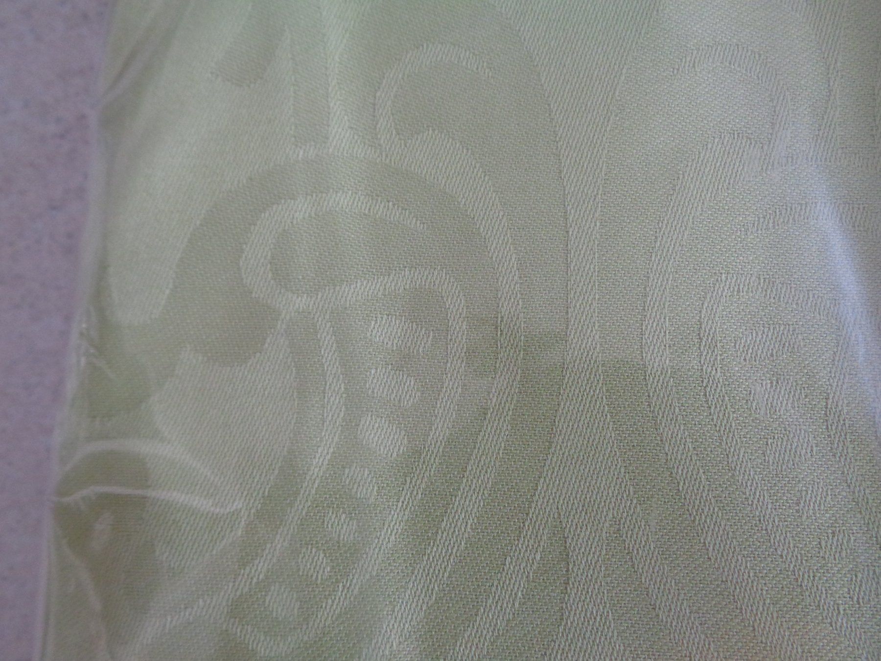 Sonstige Tischwäsche: TISCHDECKE *NEU* – Neu und originalverpackt aus Rotkreuz von nat_t9lk 1