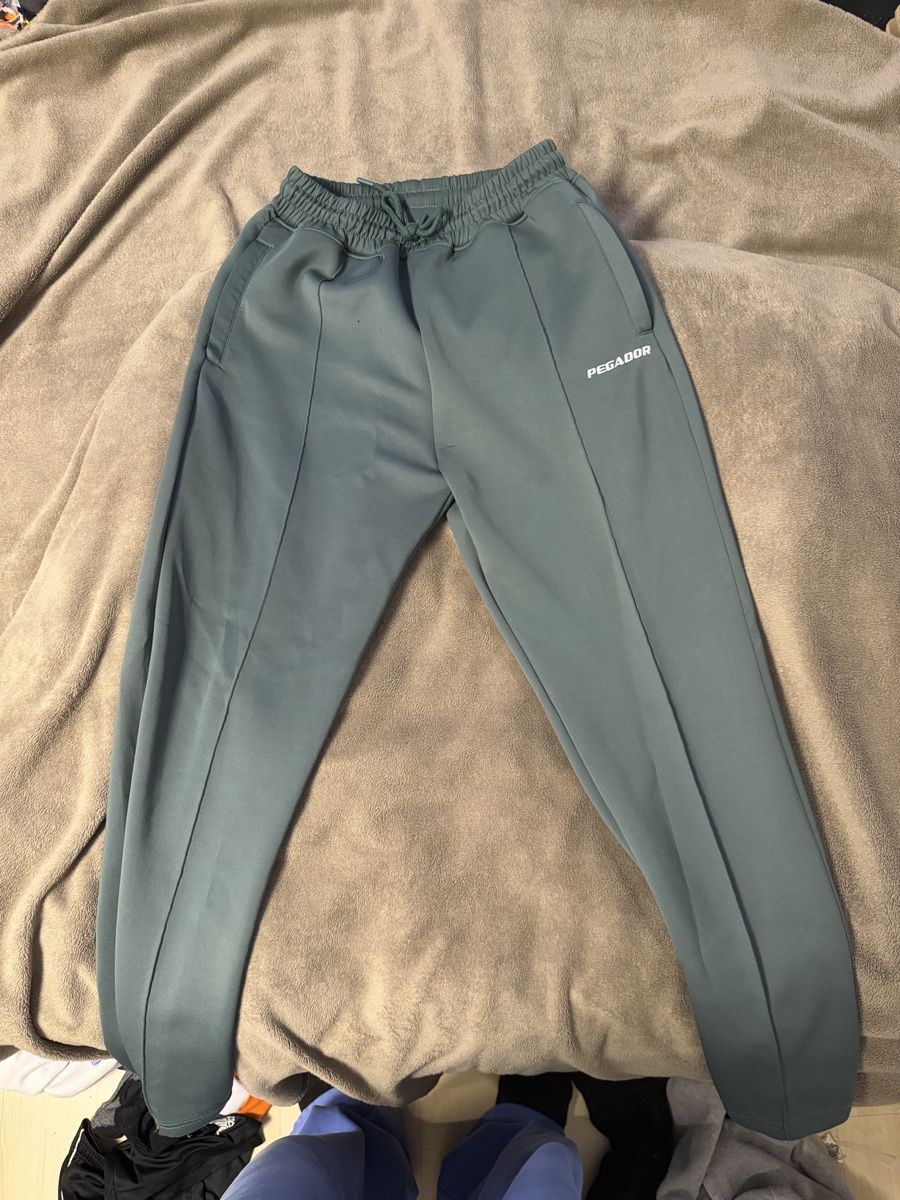 Pegador Pantaloni: Pegador Schöne Jogginghose – Usato da Wetzikon ZH venduto da yan_f5xf