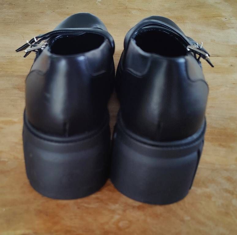 Scarpe da donna: Chaussures Catwalk noires neuves Taille 40 – Nuovo e nell'imballaggio originale da Etoy venduto da Ctrl0 2