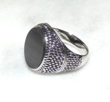 SCHÖNER-RING METALL VERSILBERT ONYX OPTIK 65