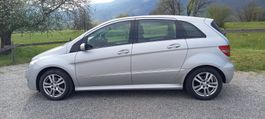 Mercedes-Benz B 200 mit Anhängekupplung abnehmbar