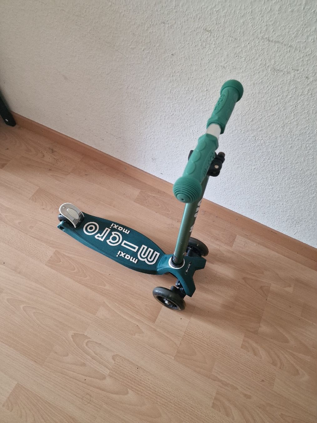Micro Kickboard: micro maxi LED – D'occasion à Buchs ZH par KSK07