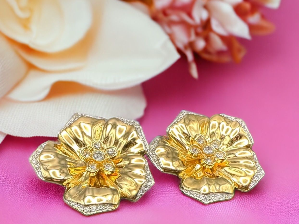 Ohrringe & -stecker: Große Ohrringe Clips, Blume mit Strass. Luxus-Schmuck – Gebraucht aus Lamone von LaCantinaMagica 6