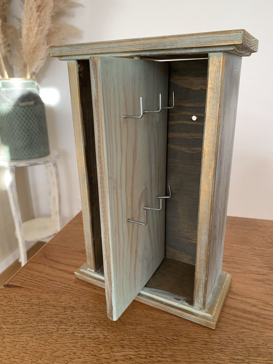 Tutte le decorazioni: Schlüsselkästchen Vintage – Usato da Kradolf venduto da AlexiaEugster 3