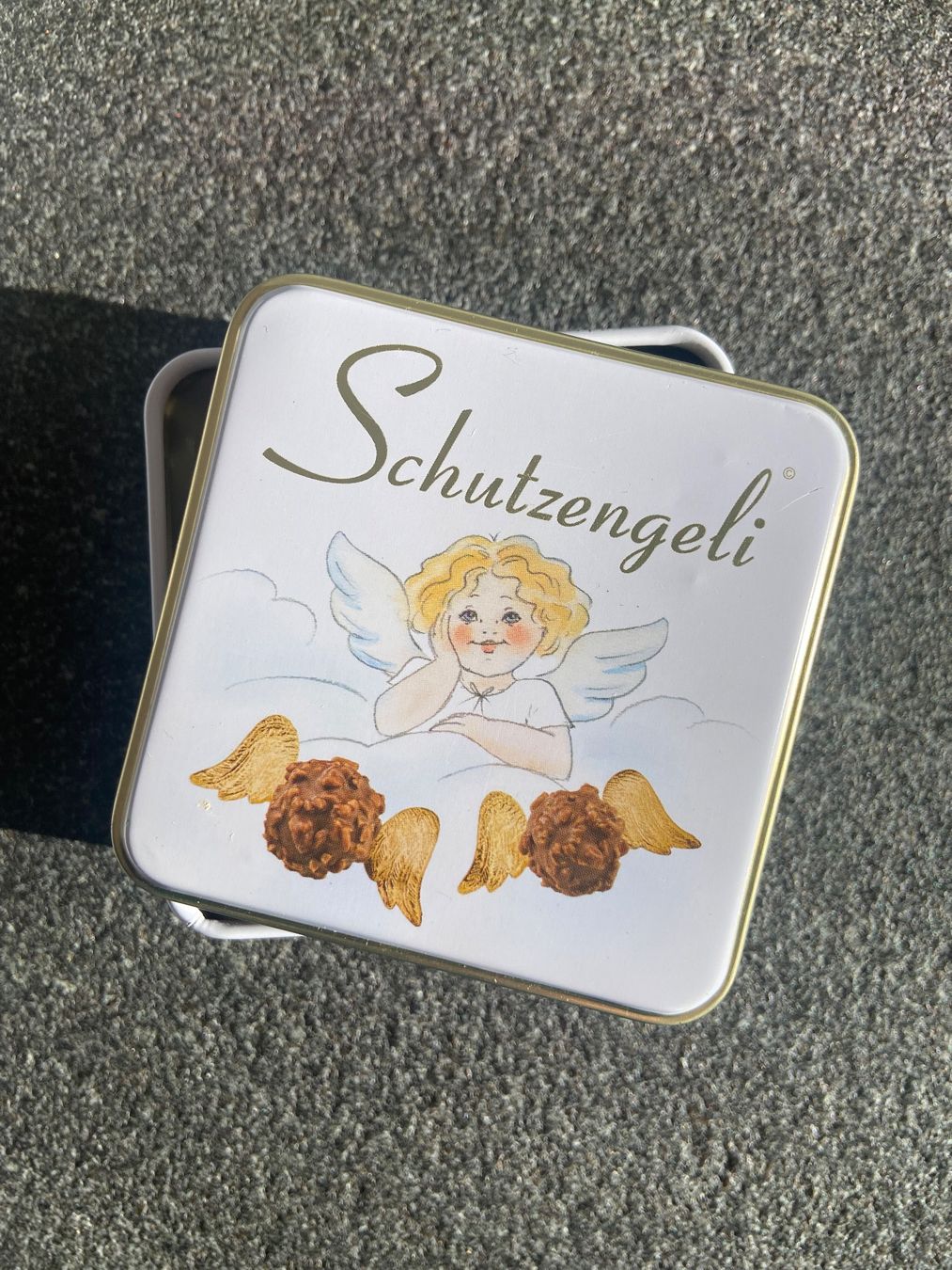 Sonstige Dekorationen & Accessoires: Schutzengeli Blechdose Confiserie Bachmann leer – Gebraucht aus Schwarzenburg von Aha016