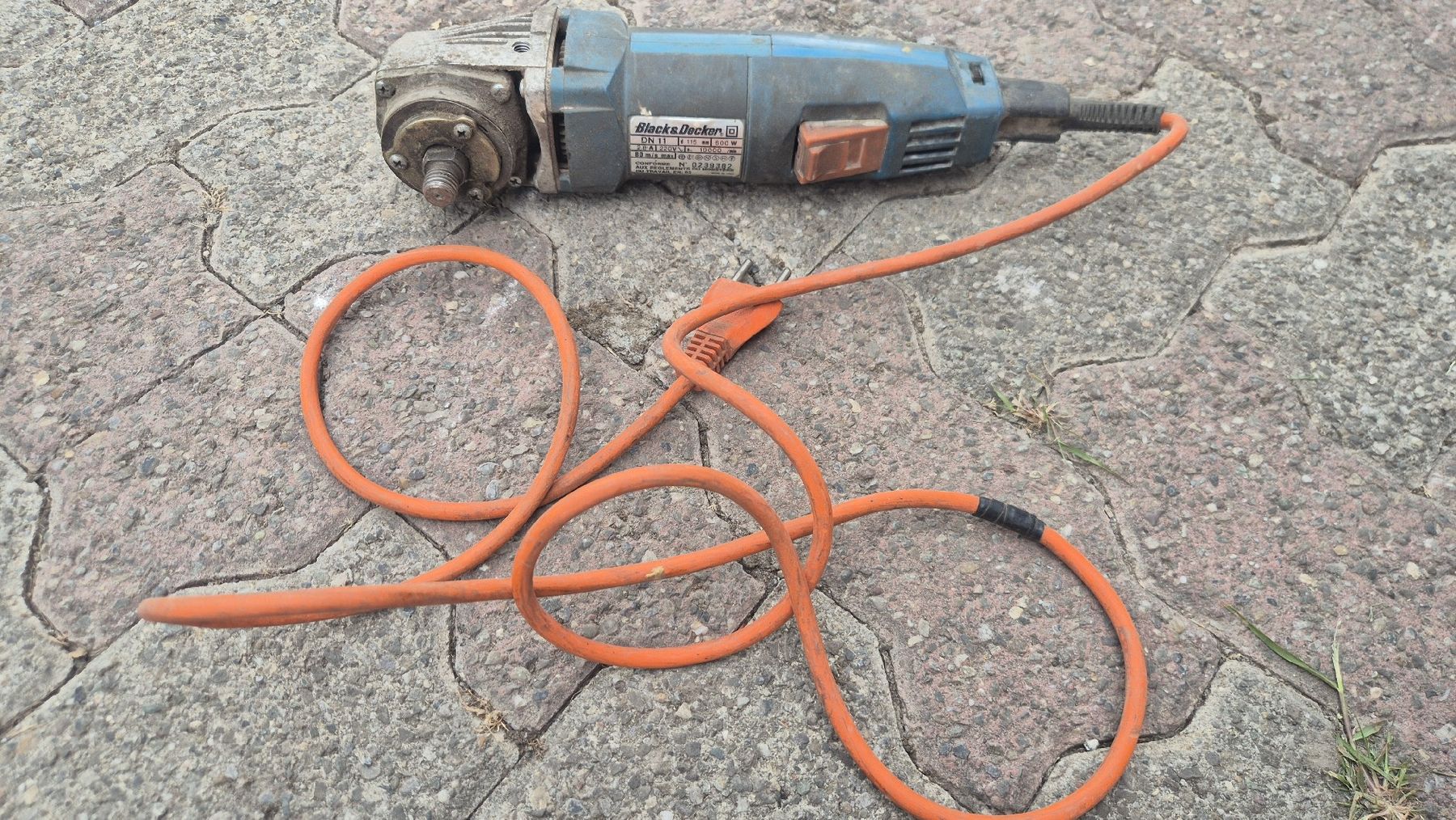 Schleifen & Polieren: Black&Decker Winkelschleifer DN11 – Gebraucht aus Grüningen von vomivom