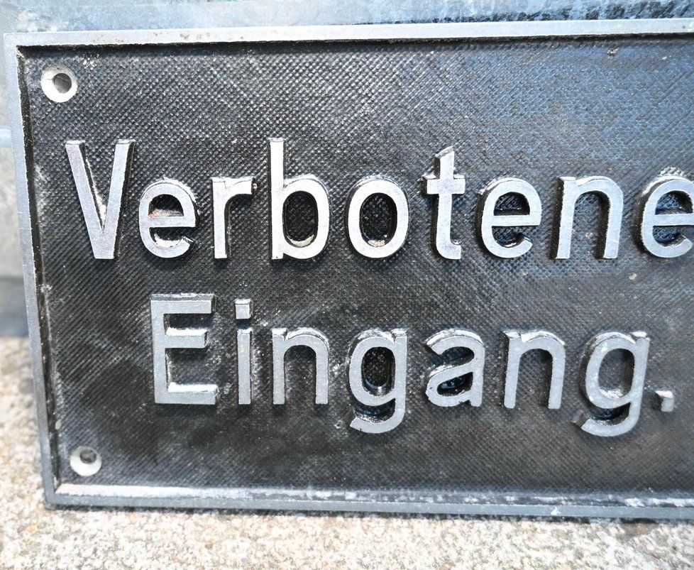 Schilder: altes Aluguss-Schild " VERBOTENER EINGANG " – Gebraucht aus Pfaffhausen von mono_rec 2