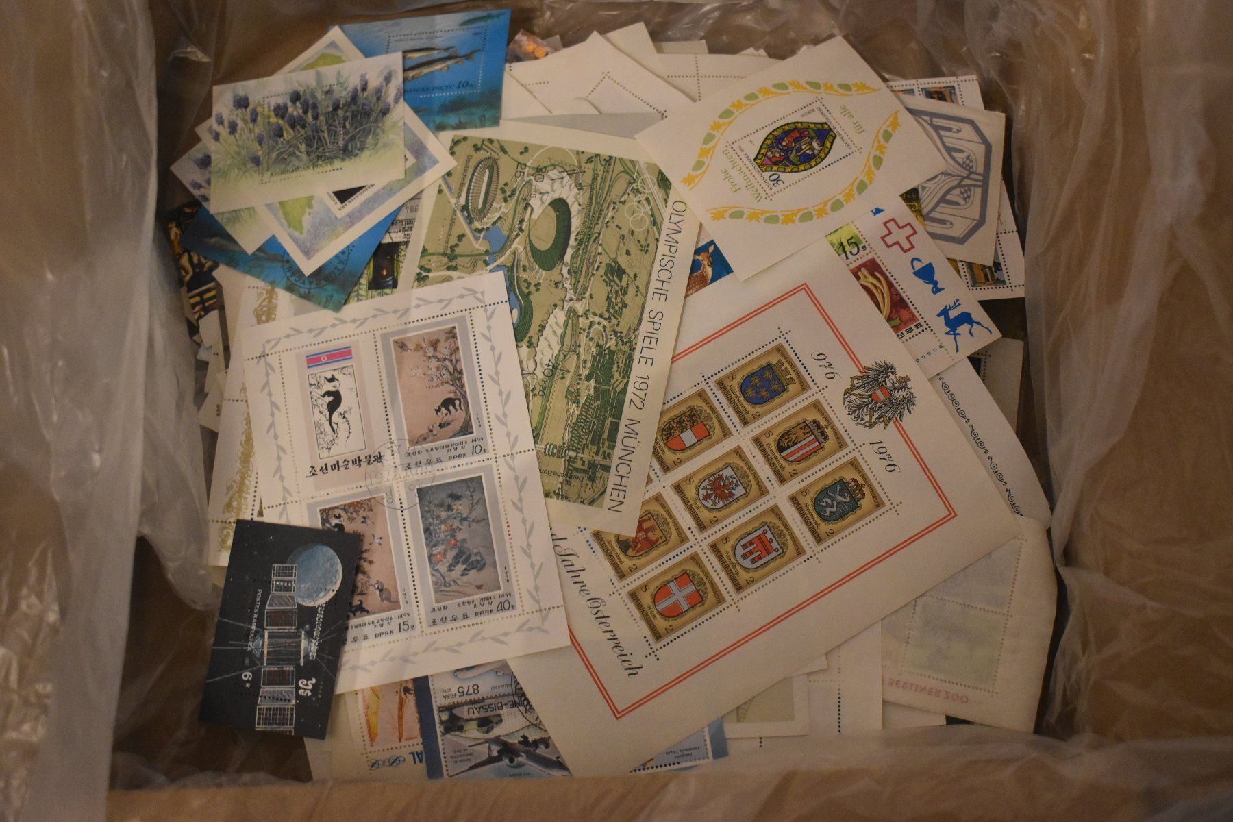 Alle Briefmarken: Briefmarken 1kg – Gebraucht aus Männedorf von chr_7kc9