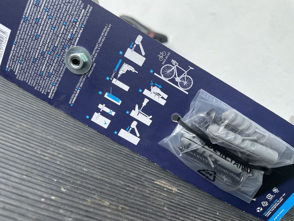 Supporti per biciclette: Bike Wandhalterung – Nuovo e nell'imballaggio originale da Matten(St.Stephan) venduto da hjkl000 2