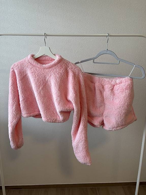 Negligees & Pigiami: Pyjama – Usato da Niederwil AG venduto da jul_xms5