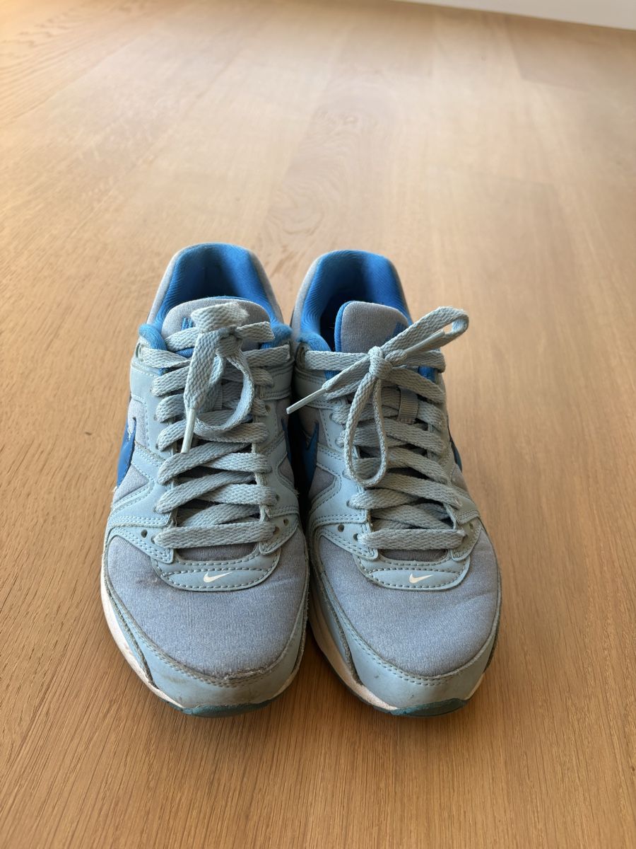 Nike Herrenschuhe: Nike Air Max Sneaker Grösse 37.5 gebraucht – Gebraucht aus Zürich von lilyluar 4