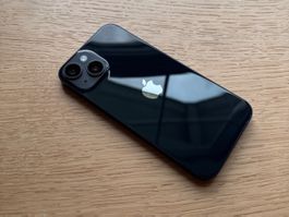 Apple iPhone 14 128 GB Mitternacht – Akku 100% – neuwertig