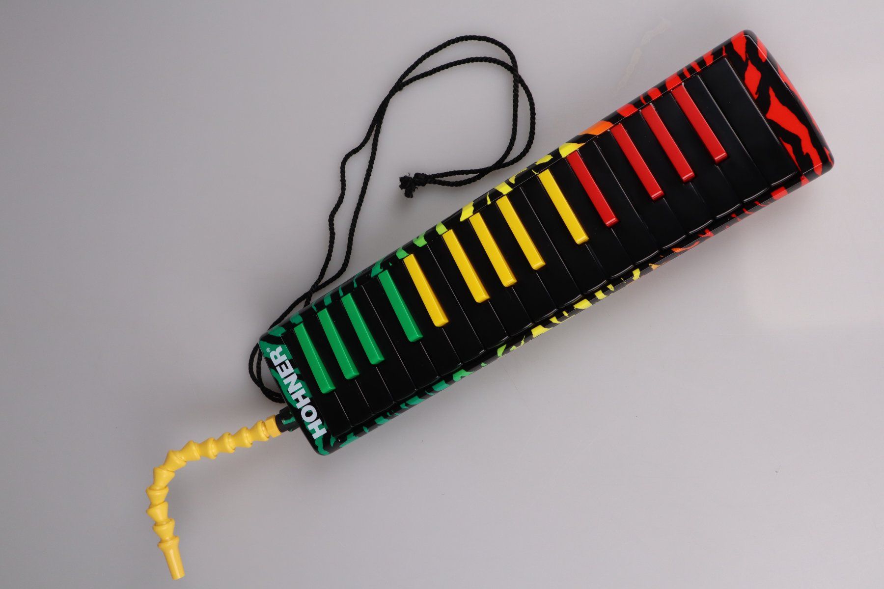 Hohner Musikinstrumente: HOHNER Airboard "Rasta 32" Melodica – Gebraucht aus Volketswil von brockipfannenstil