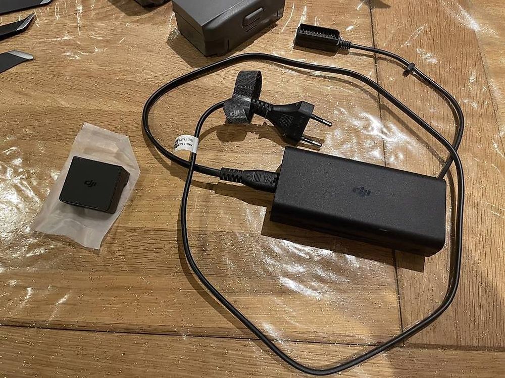 DJI Mavic 2 Pro, fly more combo. (Gebraucht) in Martigny-Croix für CHF ...