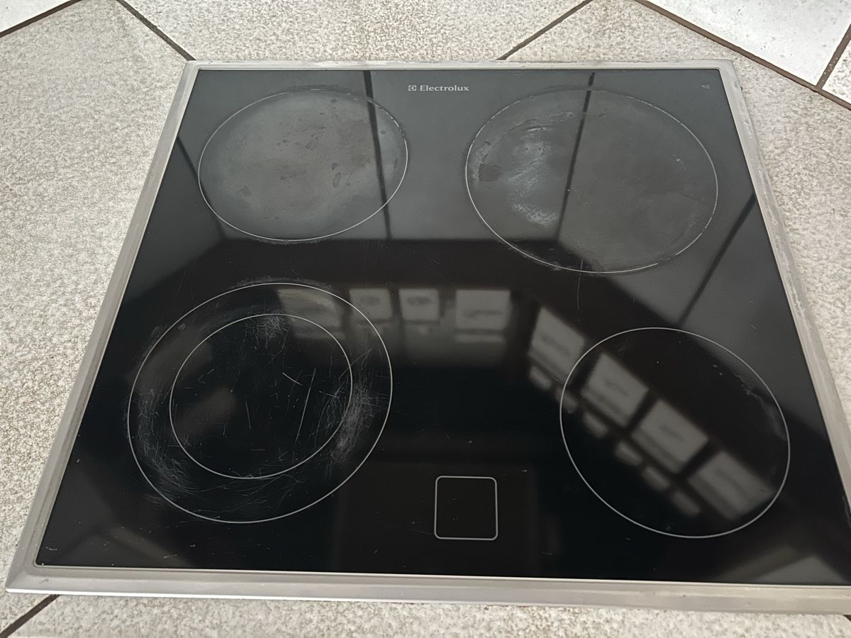 Electrolux Appareils de cuisine: Electrolux Einbauherd mit Glaskeramikkochfeld 4 Ko – D'occasion à Mümliswil par Retob8 7