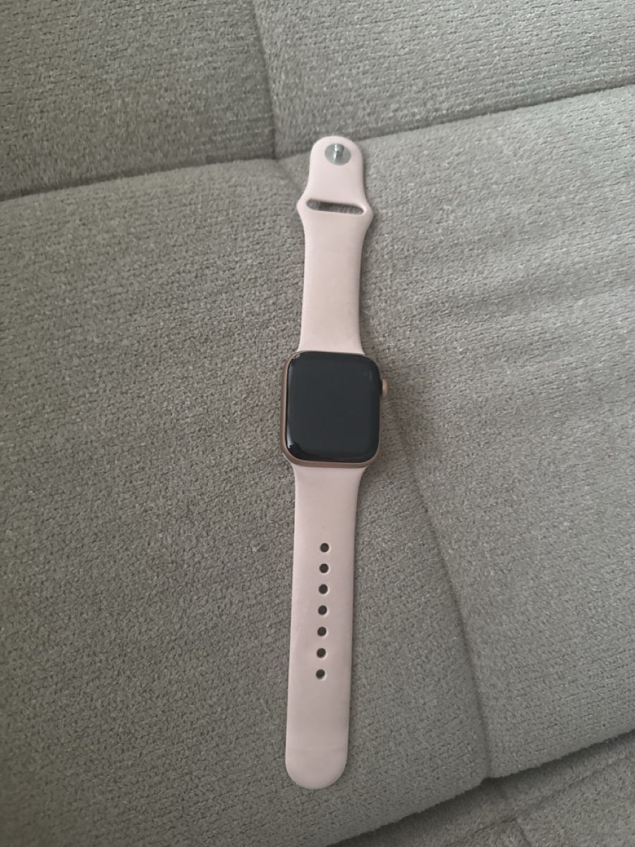 Apple Smartwatch: Apple Watch SE 40mm – Usato da Ermatingen venduto da Alina.W