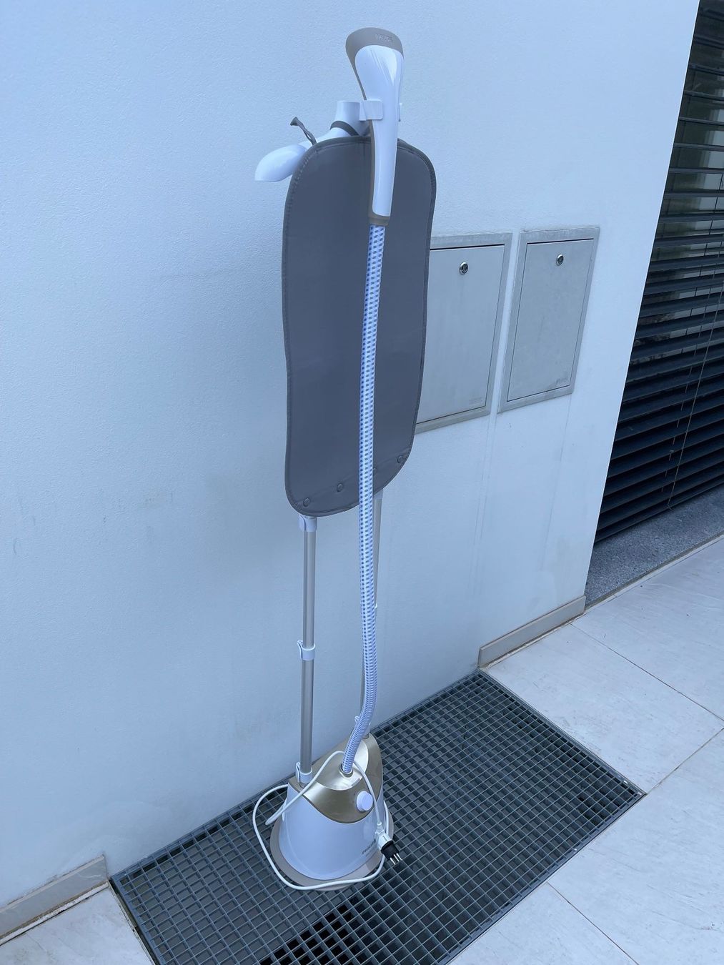 Philips Pulitori a vapore: Défroisseur vertical Philips EasyTouch Plus – Nuovo (secondo la descrizione) da Vallamand venduto da eli_tk9d 1