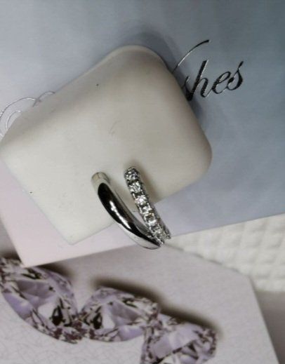 Orecchini pendenti & Orecchini a lobo: Boucle d'oreille argent diamants de moissanite de 0,04 ct – Nuovo e nell'imballaggio originale da Reconvilier venduto da Tsma67 9
