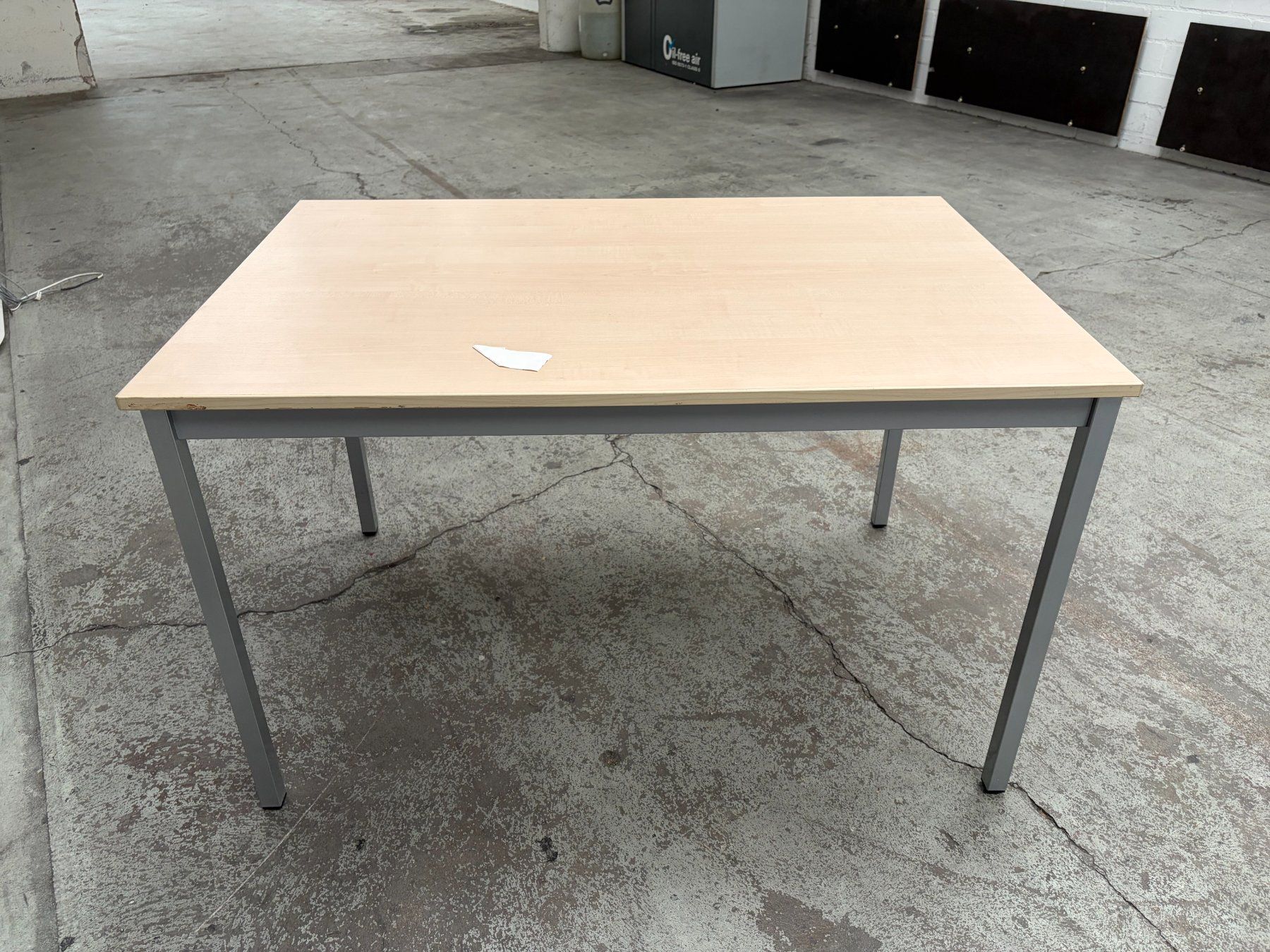 Tavoli: Schöner Tisch beige 1.20x0.80m – Usato da Bülach venduto da syrrel