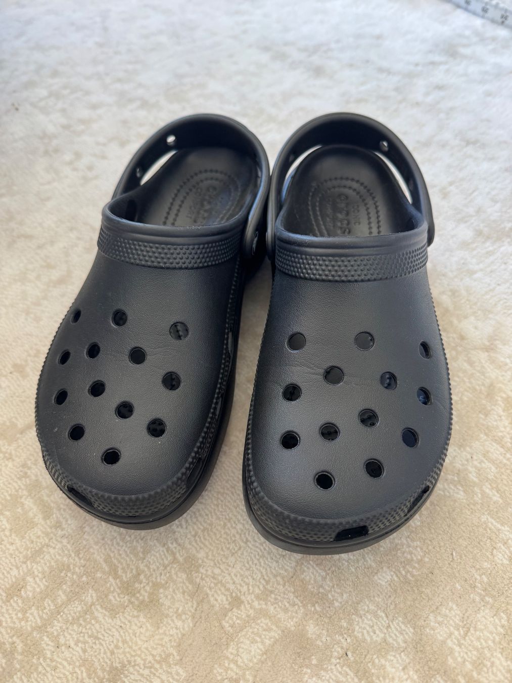 Crocs Scarpe da uomo: Crocs Classic Platform Clog Schwarz – Gr. 38 – Nuovo (secondo la descrizione) da Zürich venduto da di_archive 2