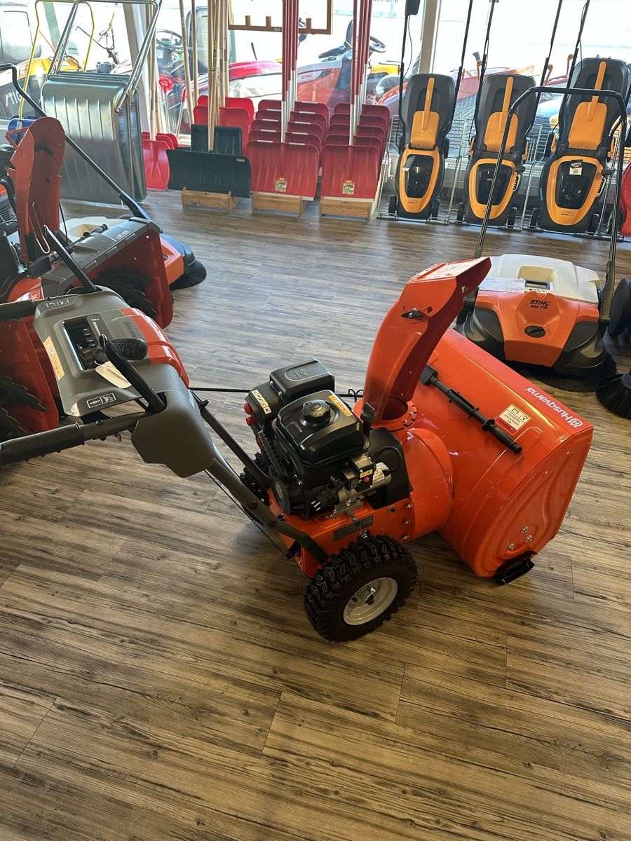Husqvarna Schneeräumung: Schneefräse Husqvarna ST 124 – Neu (gemäss Beschreibung) aus Malters von BachBrun 6