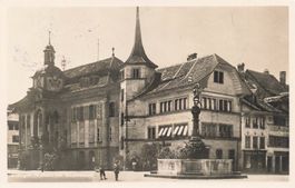 Zofingen Rathaus mit thutbrunnen