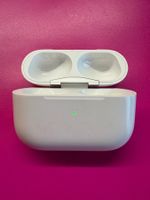 Apple AirPods Pro2 charging case (A2968).