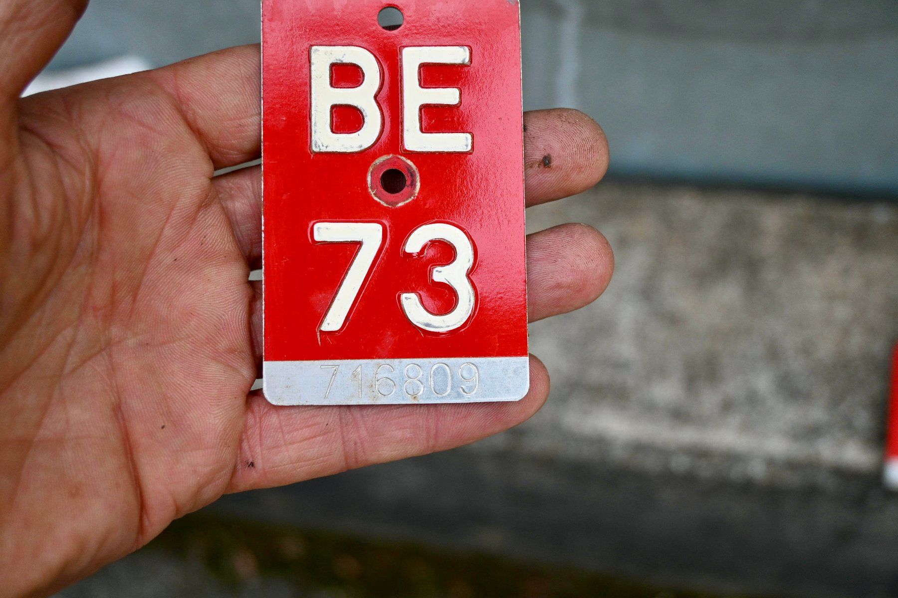 Insegne: Velonummer BE 73 von 1973 BERN – Usato da Pfaffhausen venduto da mono_rec 3