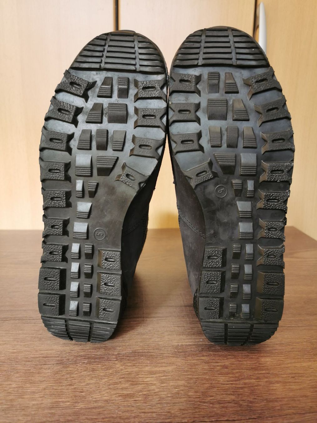 Scarpe da donna: Damen Motoradstiefel Gr.39 – Usato da Winterthur venduto da Lonpos1 5