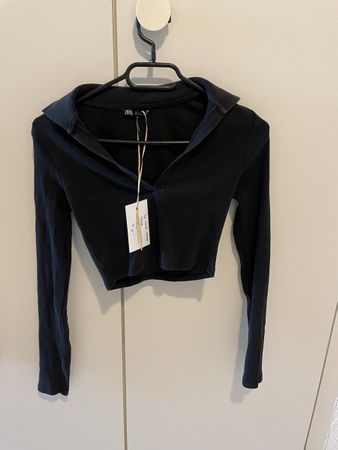 Top Zara noir col élégant T.S