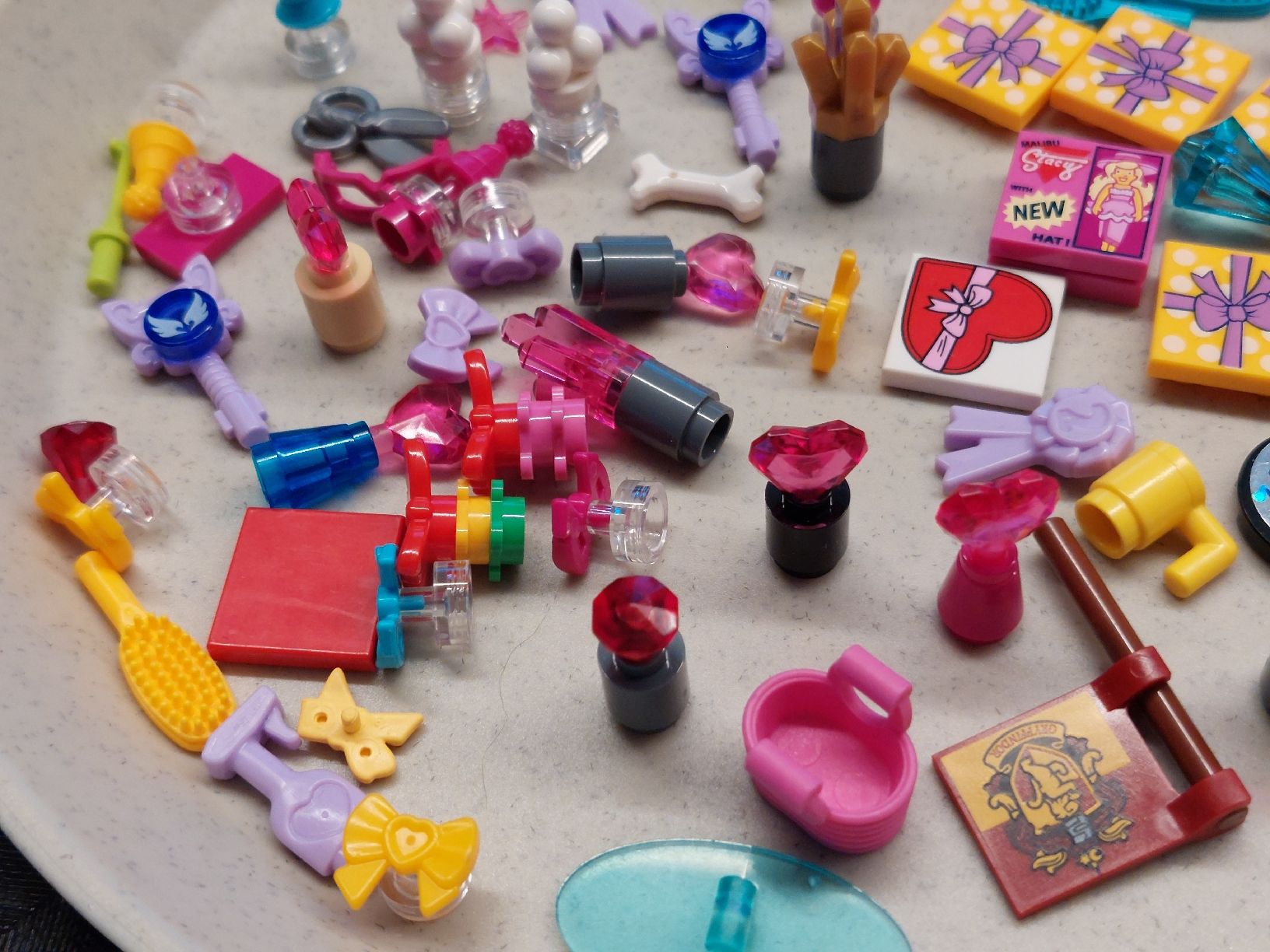 Lego Spielzeuge: Lego Geschenke,  Haarbürste,  Eis, Edelsteine  – Gebraucht aus Zetzwil von sti_x9xf 3