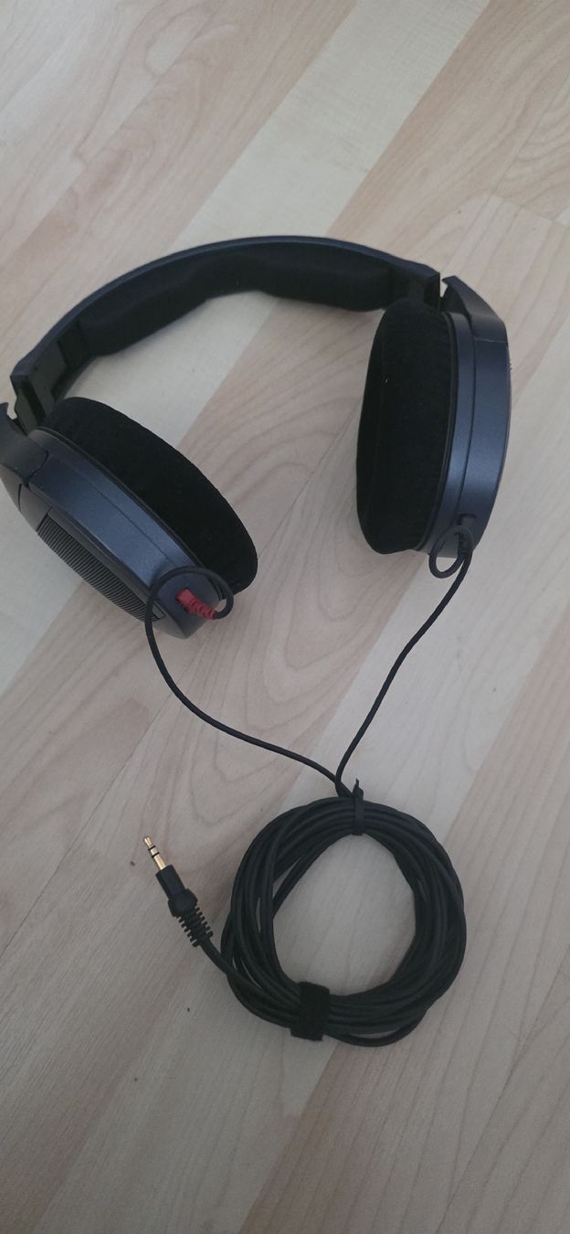 Cuffie: Sennheiser HD565 ovation – Usato da Chur venduto da ACE18 2