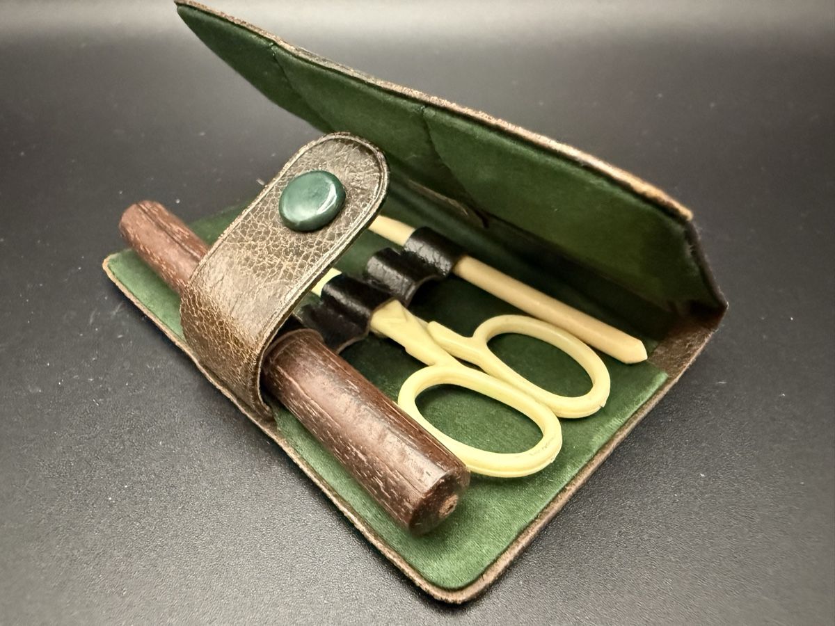 Unghie finte: Vintage Maniküre-Set – Usato da Lamone venduto da LaCantinaMagica 1