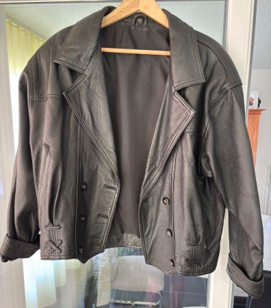 Lederjacke schwarz Damen Grösse 44 guter Zustand