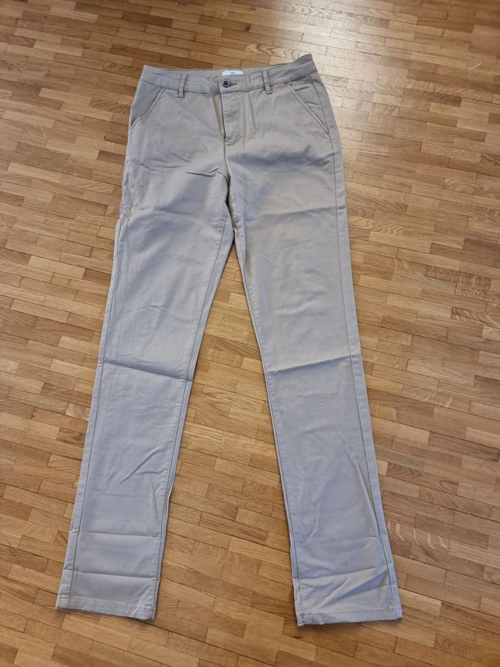 La Redoute Pantaloni: Pantalon garçon beige la Redoute – Usato da Veyrier venduto da Leilazizou